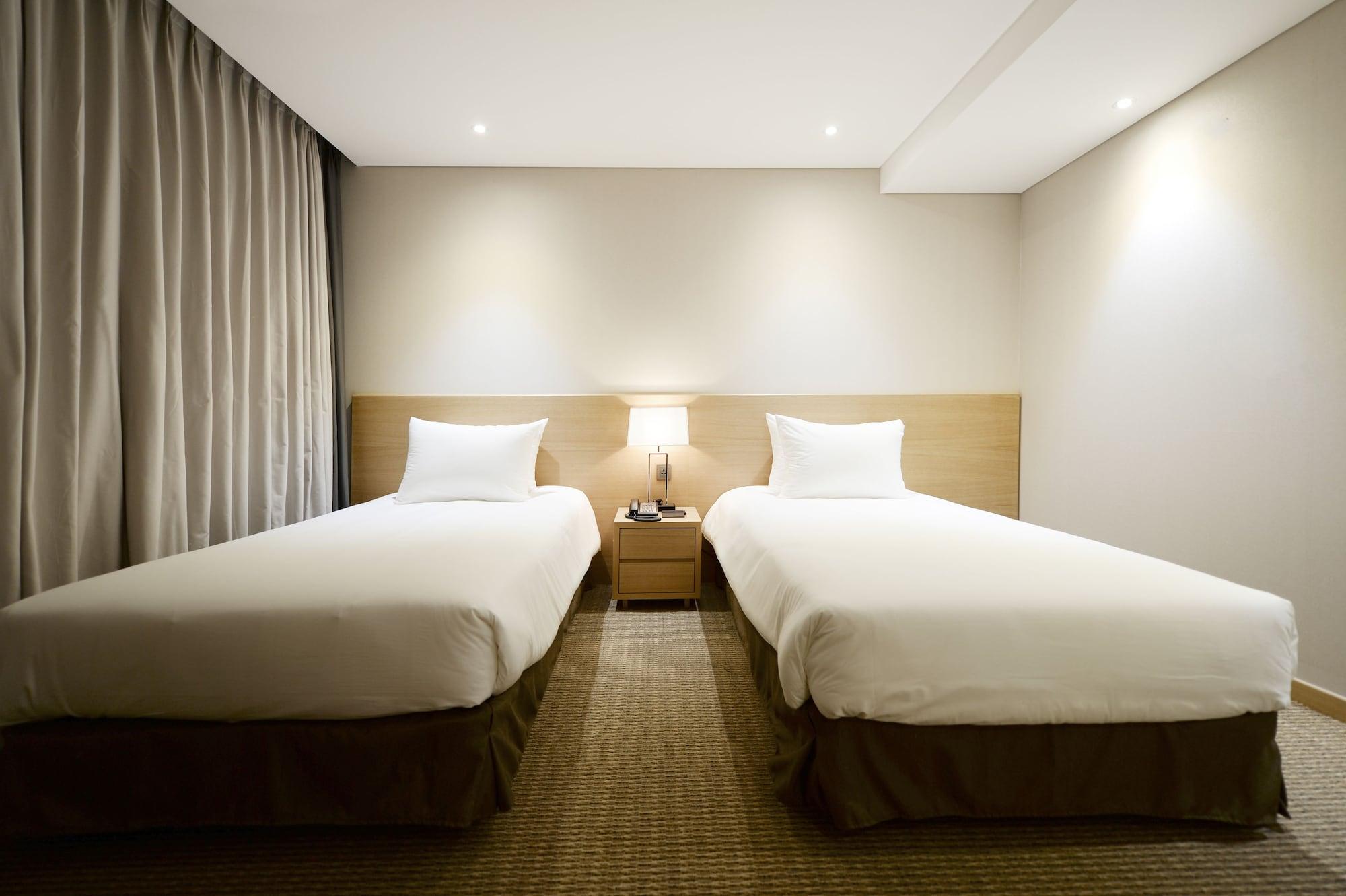 Hotel New Oriental Myeongdong Сеул Экстерьер фото