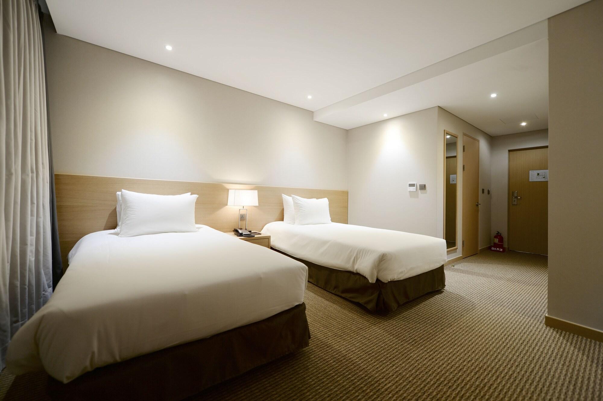 Hotel New Oriental Myeongdong Сеул Экстерьер фото