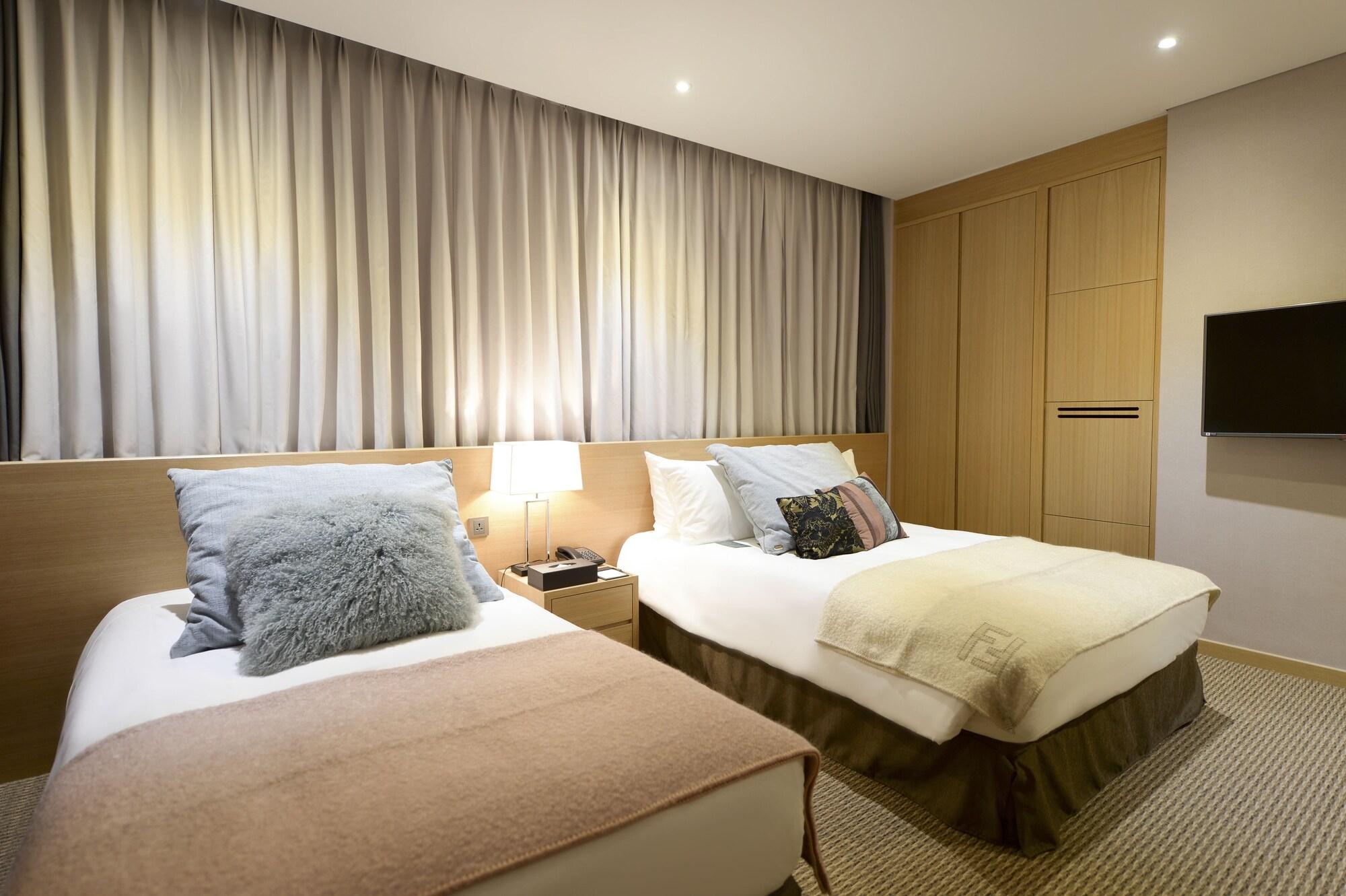 Hotel New Oriental Myeongdong Сеул Экстерьер фото