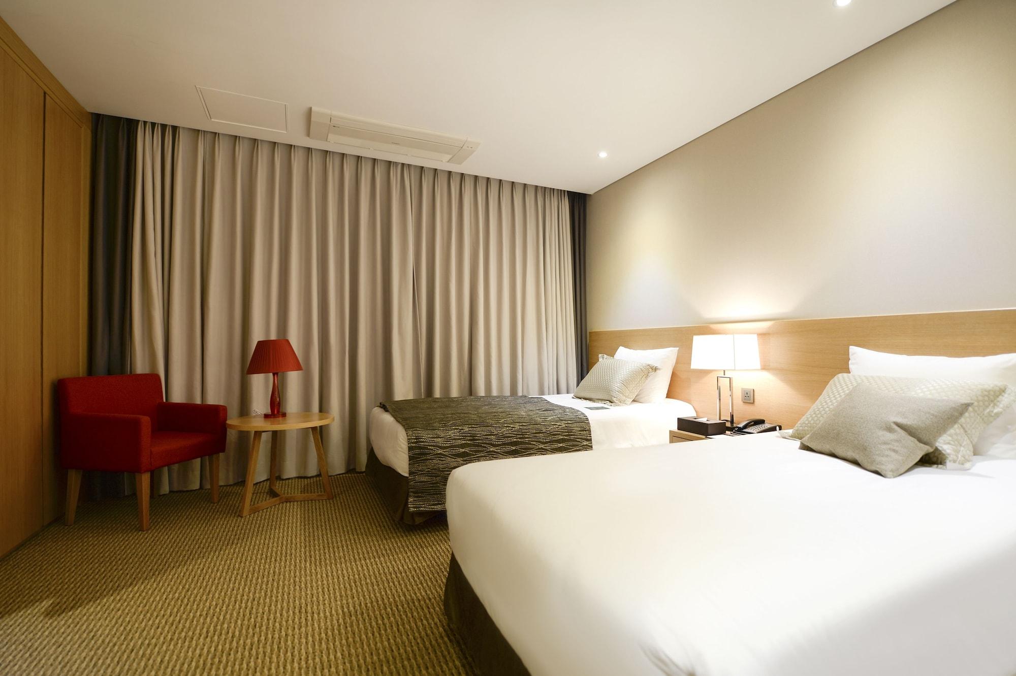 Hotel New Oriental Myeongdong Сеул Экстерьер фото