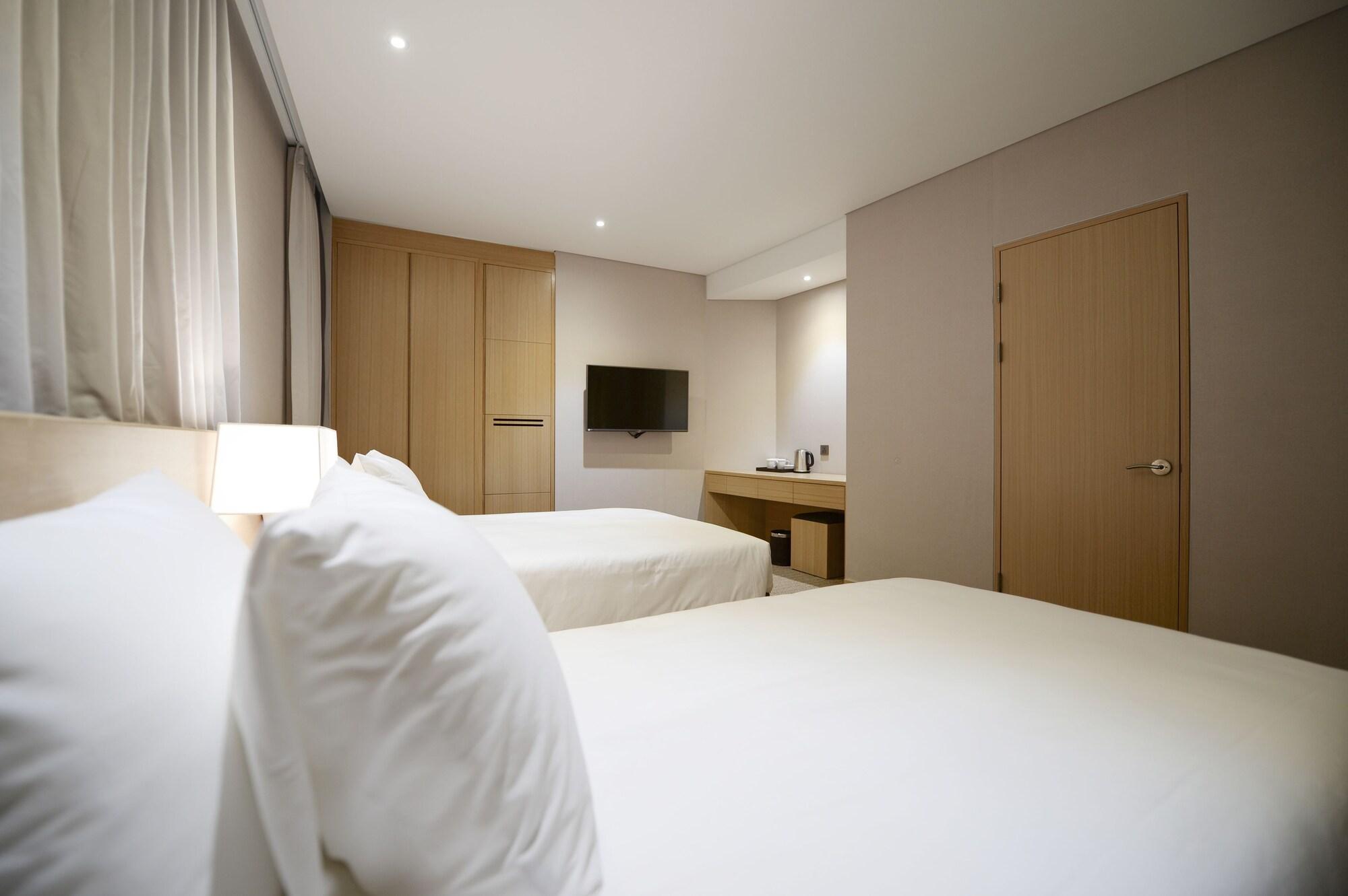 Hotel New Oriental Myeongdong Сеул Экстерьер фото