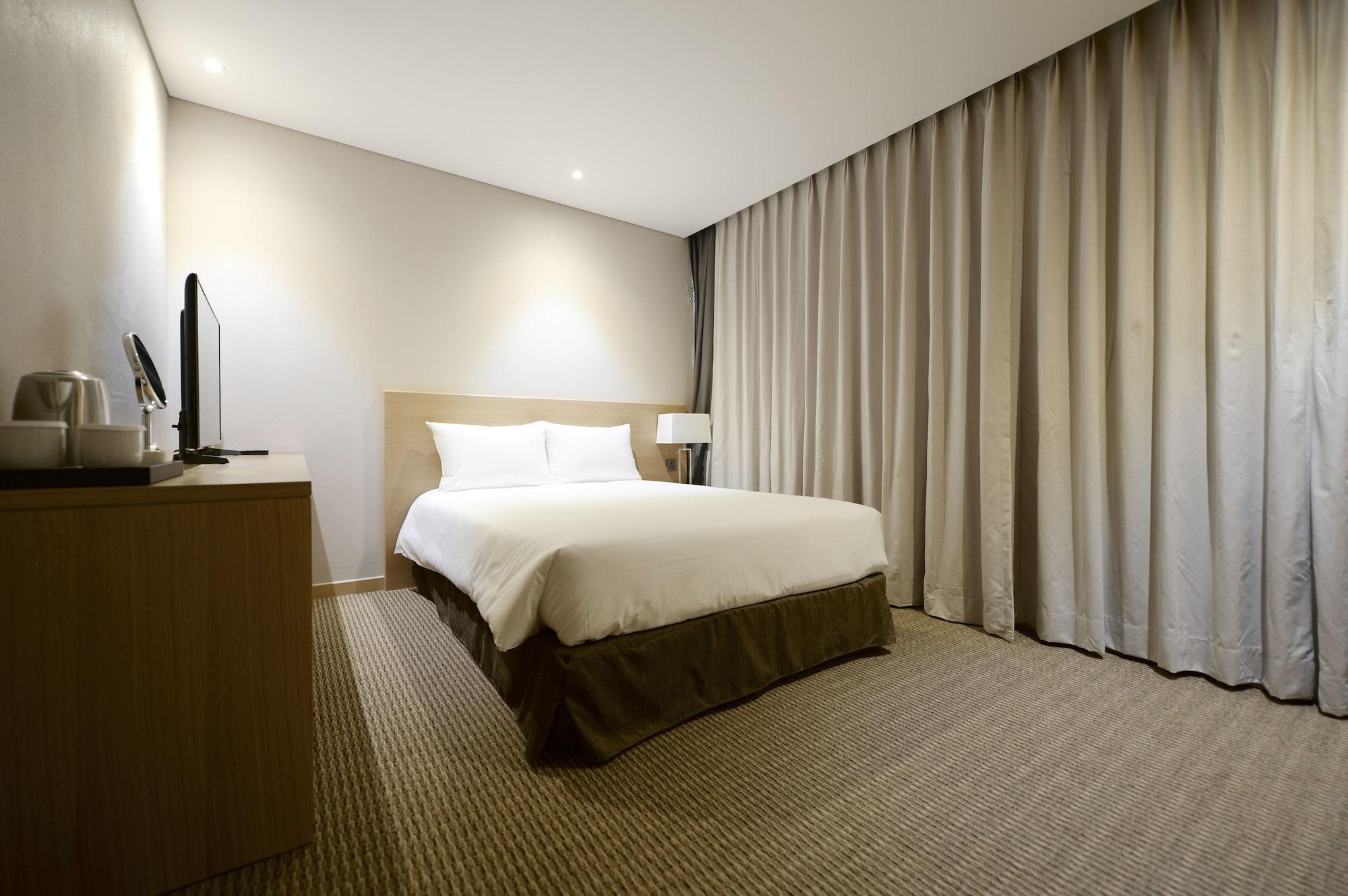 Hotel New Oriental Myeongdong Сеул Экстерьер фото
