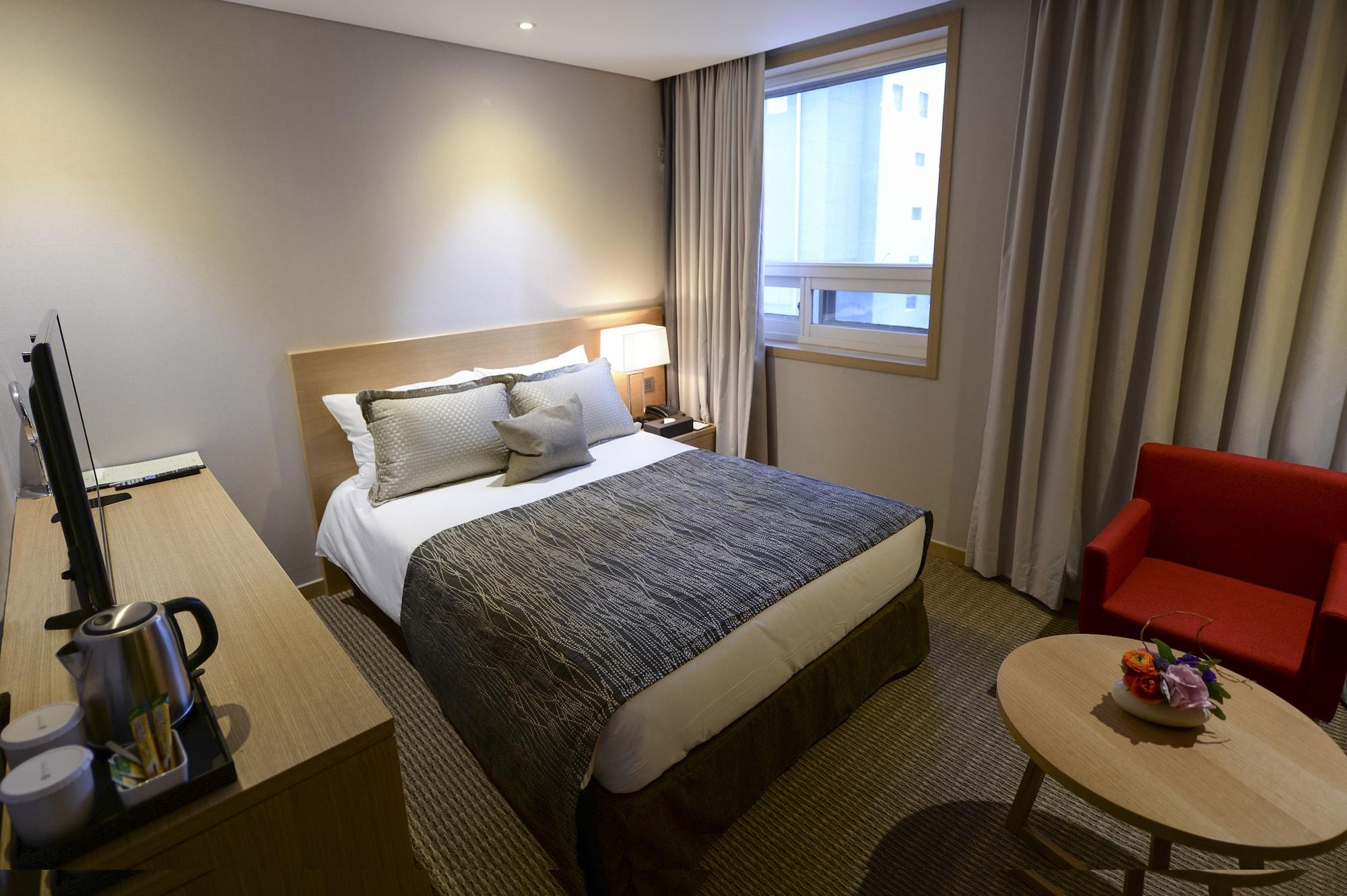 Hotel New Oriental Myeongdong Сеул Экстерьер фото