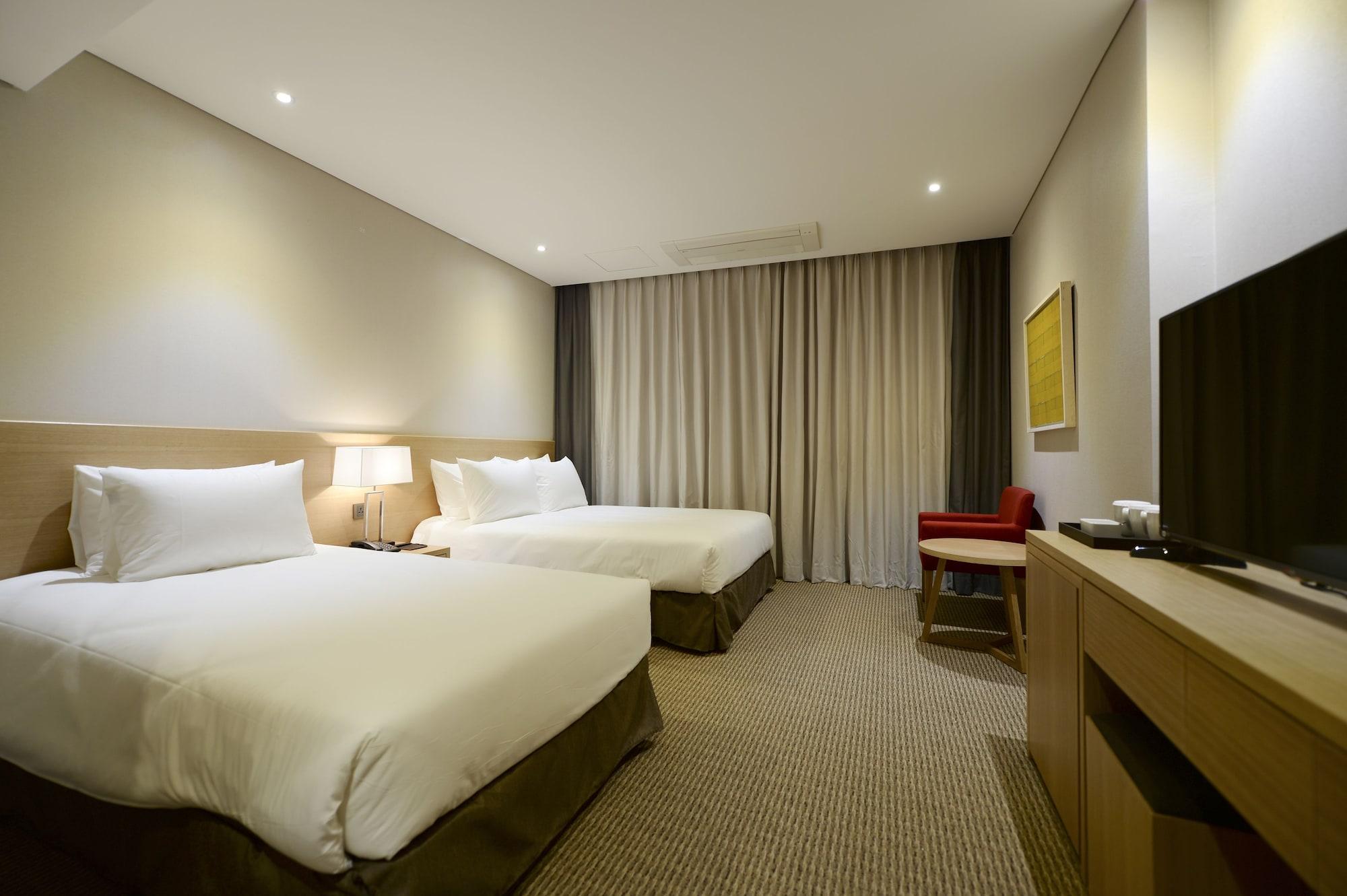 Hotel New Oriental Myeongdong Сеул Экстерьер фото