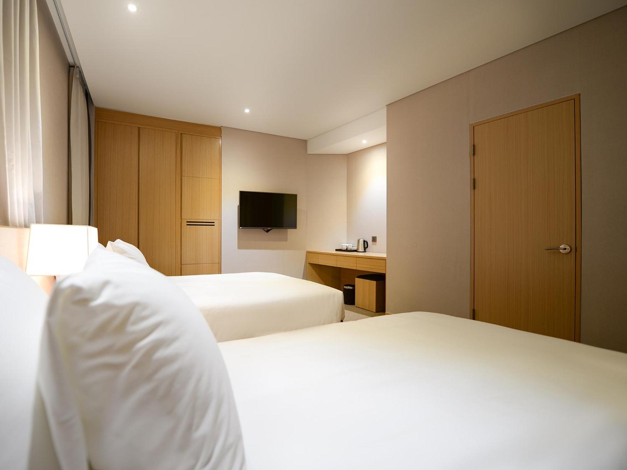 Hotel New Oriental Myeongdong Сеул Экстерьер фото