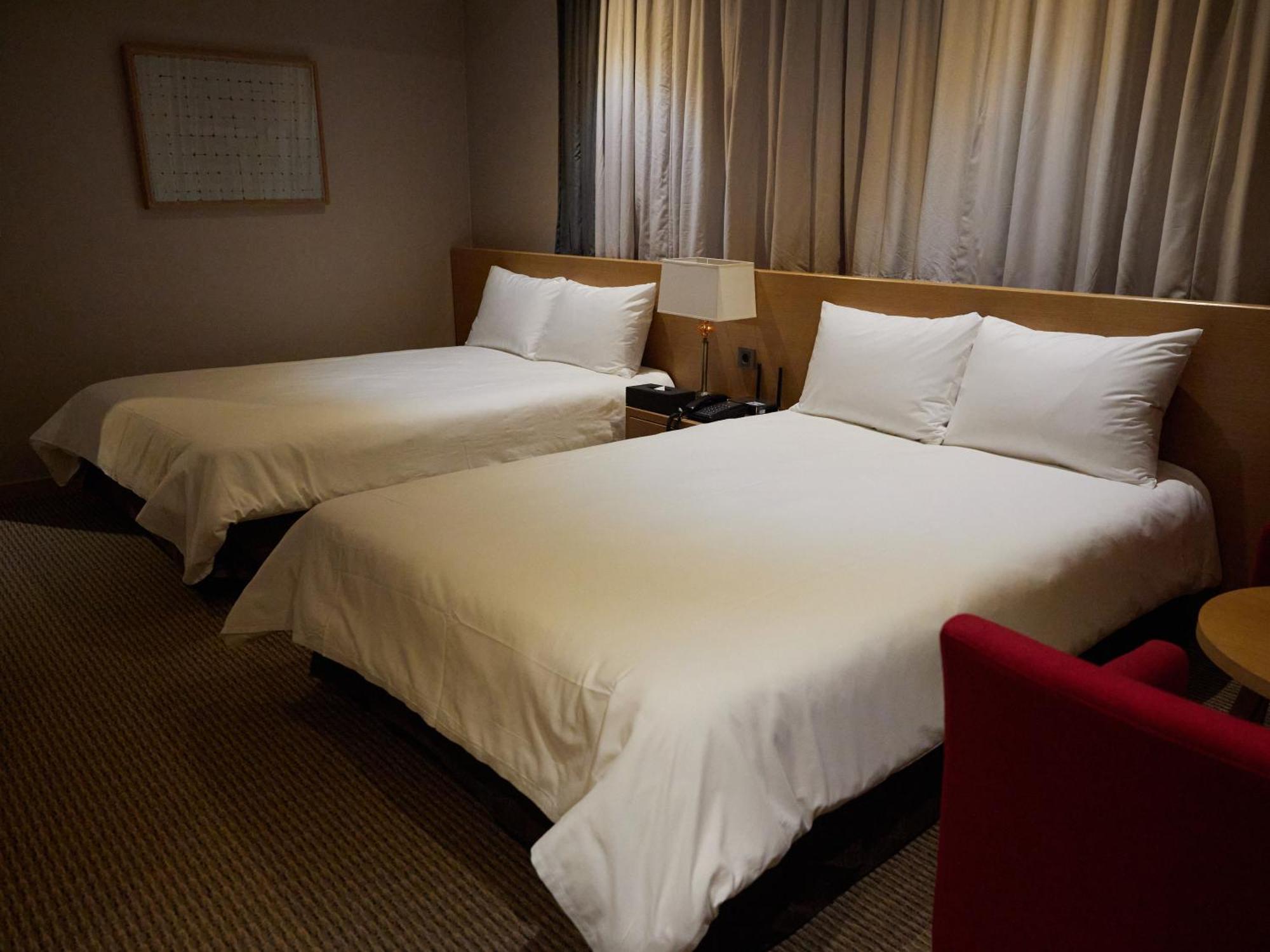 Hotel New Oriental Myeongdong Сеул Экстерьер фото