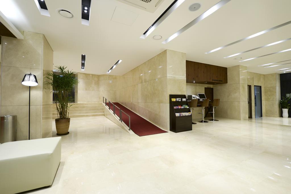 Hotel New Oriental Myeongdong Сеул Экстерьер фото