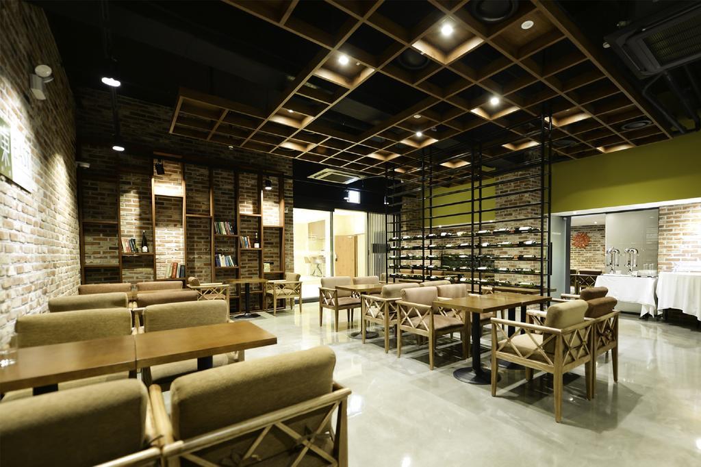 Hotel New Oriental Myeongdong Сеул Экстерьер фото
